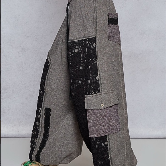 New POL Gray Joggers with Black Lace Accents - Picture 4 of 6